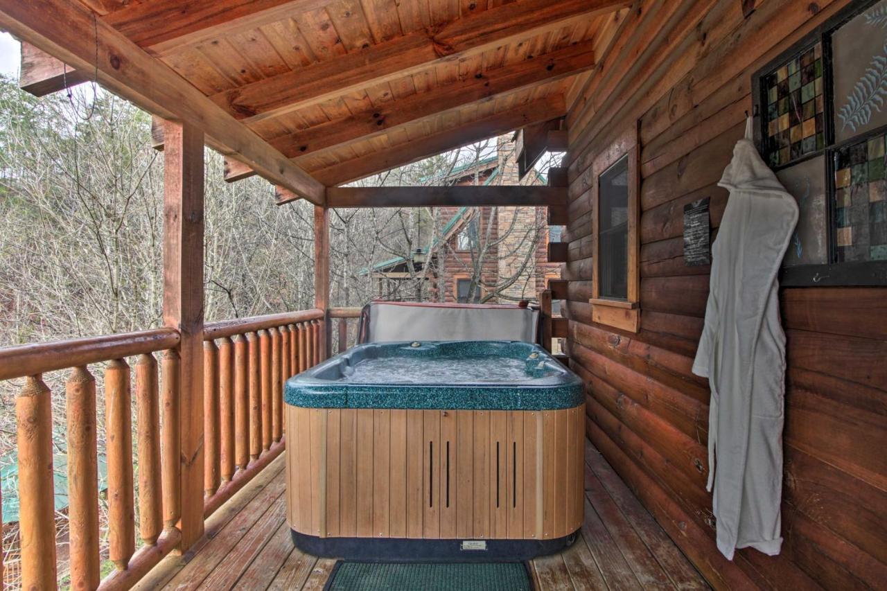 Romantic Cabin With Hot Tub In Pigeon Forge! Ngoại thất bức ảnh