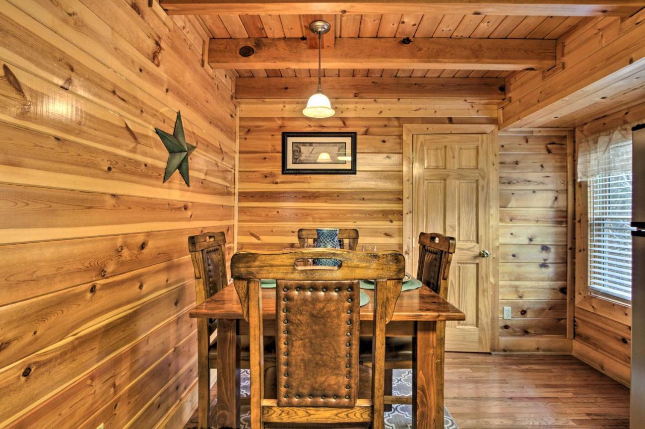 Romantic Cabin With Hot Tub In Pigeon Forge! Ngoại thất bức ảnh