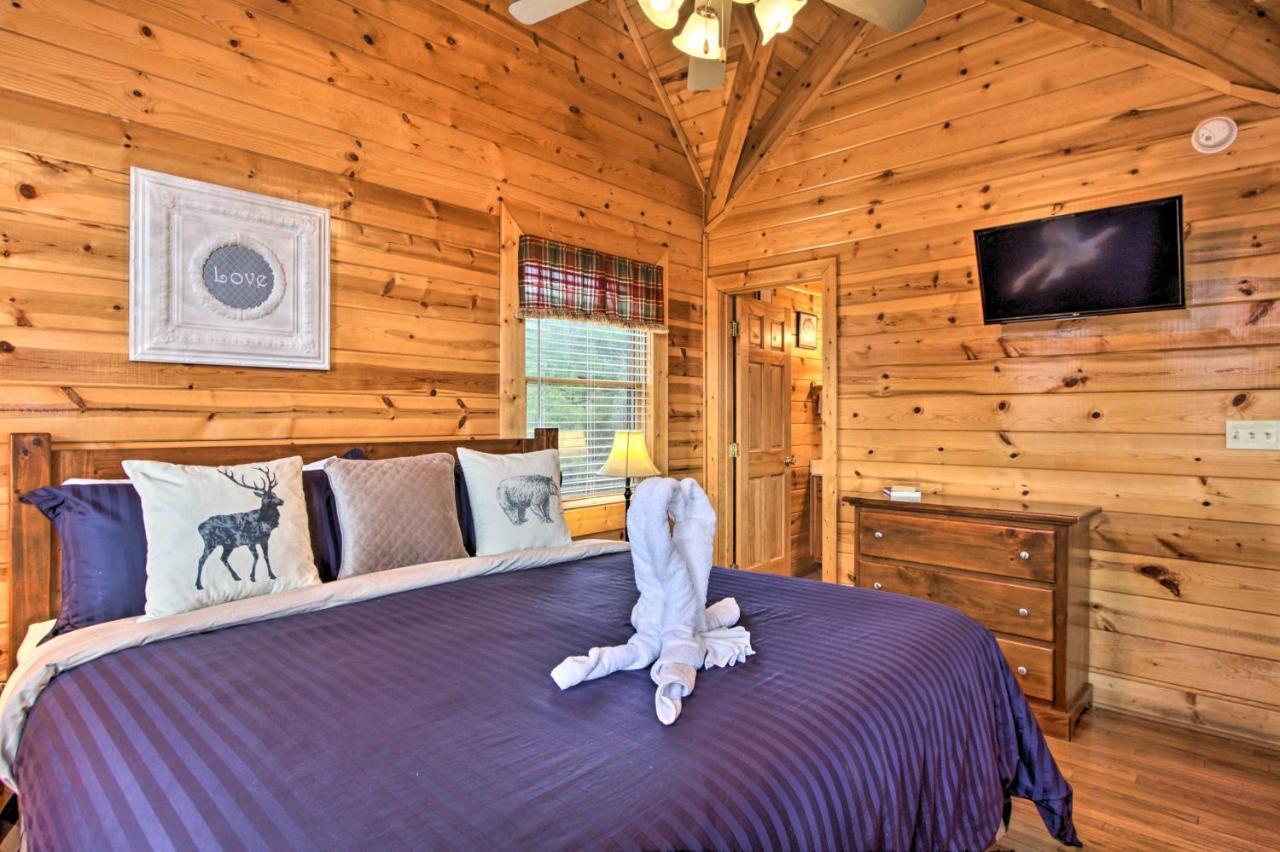Romantic Cabin With Hot Tub In Pigeon Forge! Ngoại thất bức ảnh