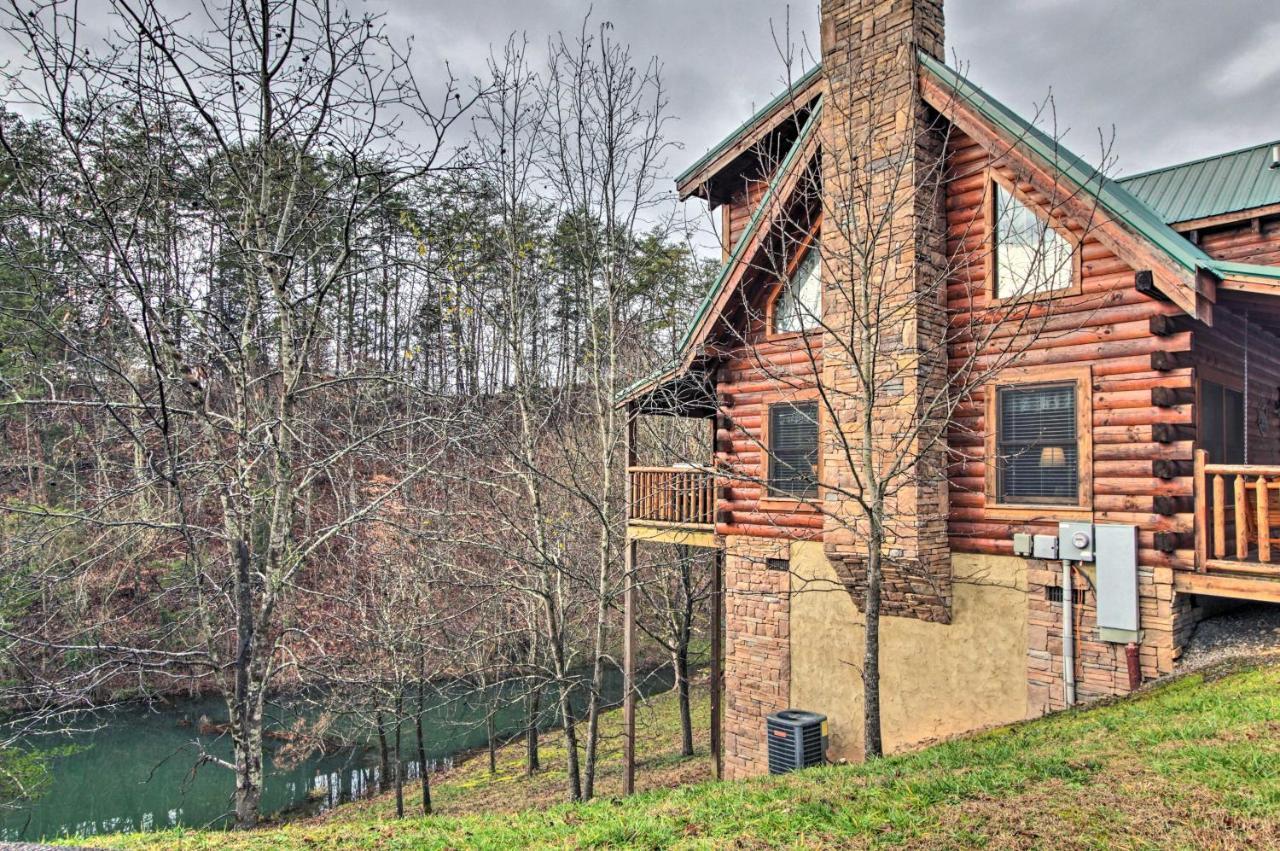 Romantic Cabin With Hot Tub In Pigeon Forge! Ngoại thất bức ảnh